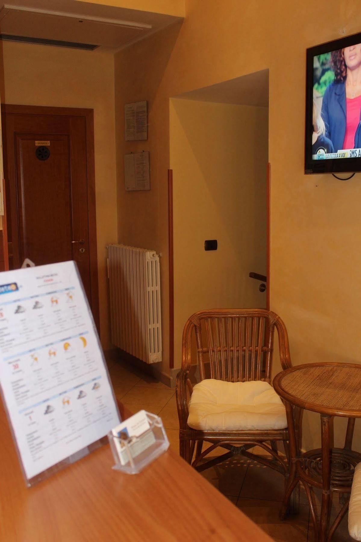 Albergo Ristorante Del Cacciatore Foggia Exterior photo